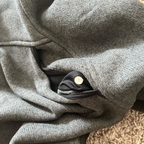 Lululemon Fleece 1/4 Zip - Picture 5 of 6